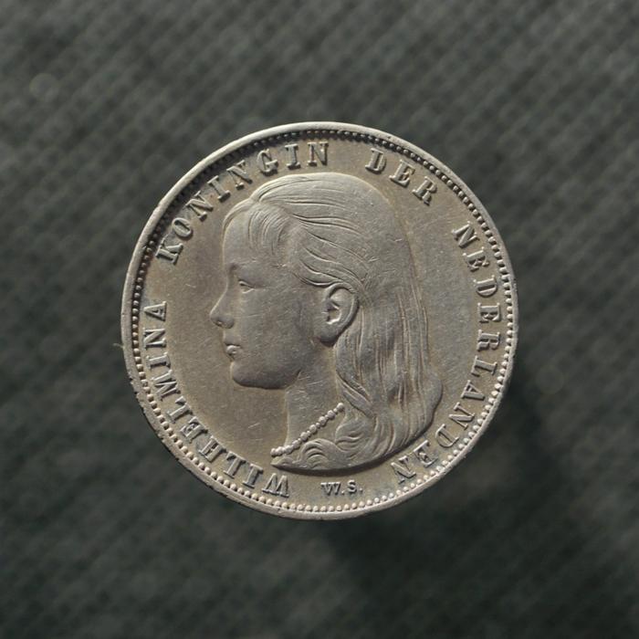 Uang Koin Perak Belanda 1 Gulden Wilhelmina Long Hair Tahun 1892 C