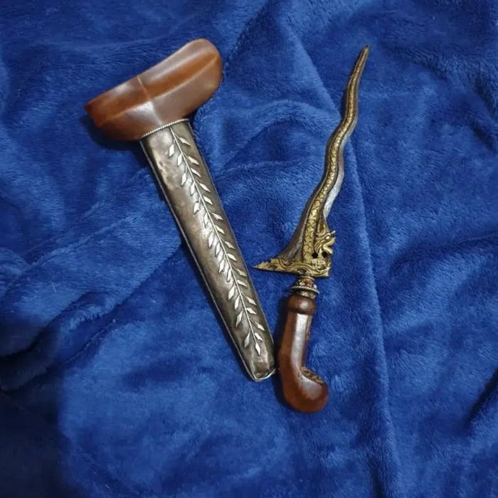 keris pusaka rawatan Empu Naga Raja wingit