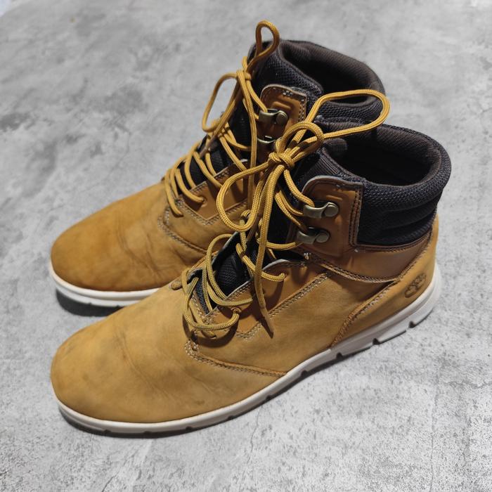sepatu boots pria timberland coklat bekas