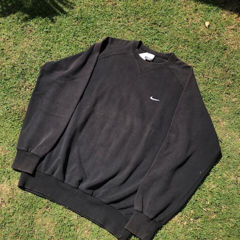 Vintage Crewneck Nike // Vintage Nike // Nike side swoosh // nike center
