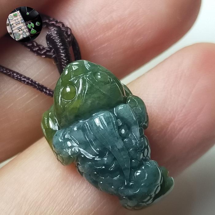 Liontin Kalung Giok Burma Katak Emas Kaki 3 / kodok rejeki kaki tiga Hijau kuning + sertifikat