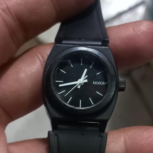 jam tangan wanita nixon original second siap pakai 2,4mm