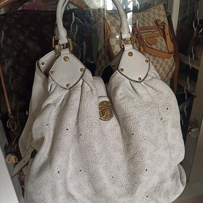 Preloved LV Mahina 2010 White