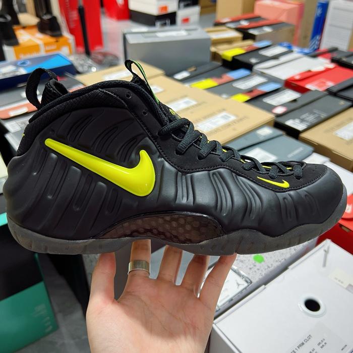 Sepatu Air Foamposite Pro Voltage