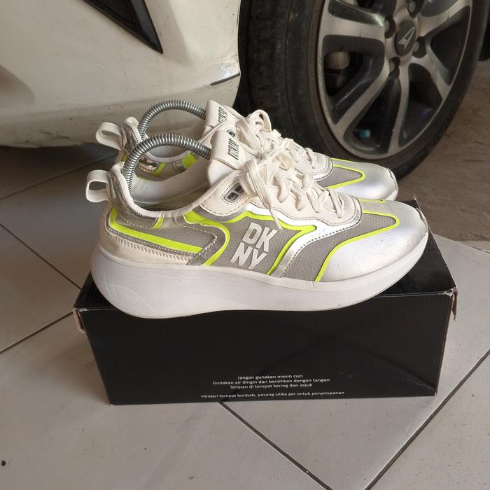sepatu second branded DKNY size 40.5 original preloved like new