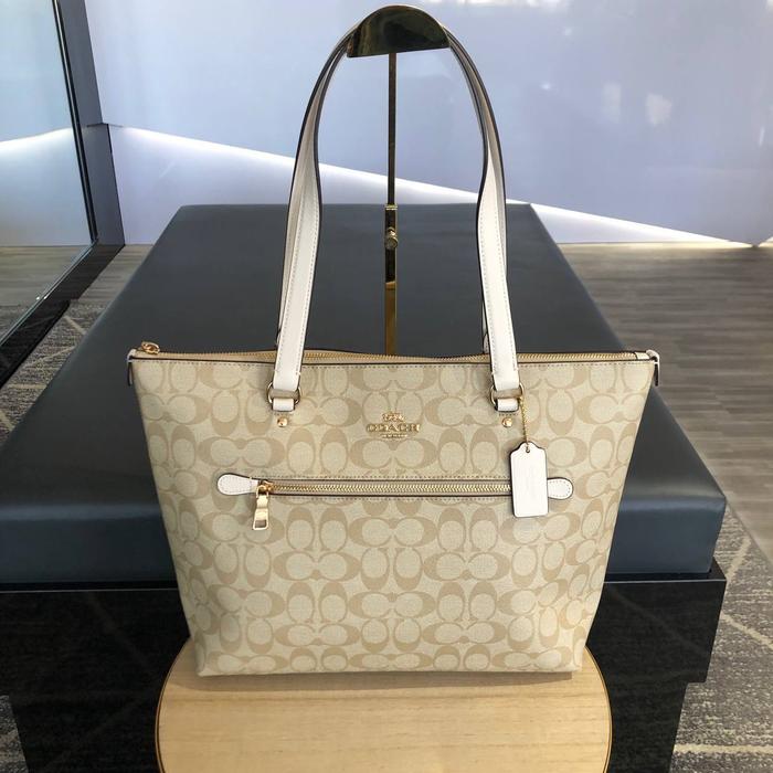 COACH Gallery Tote Front Zip In Signature Canvas Light Khaki Chalk