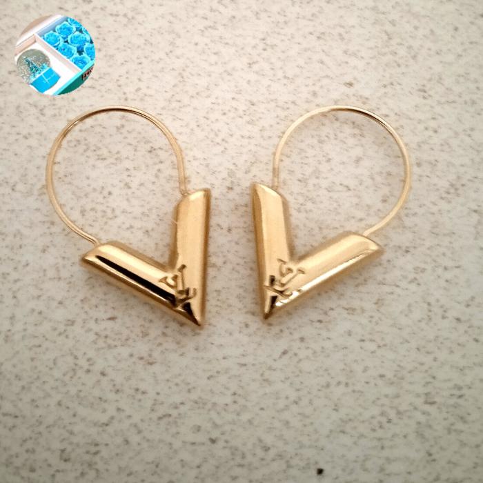 22k gold essential hoop earrings