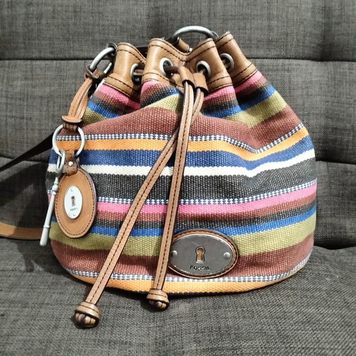 [Link CO tas Fossil] Preloved | Ori | Fossil Maddox Drawstring Serut Size M| shoulder bag | (baca de