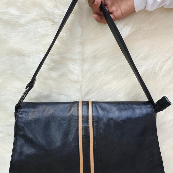 Tas Tomboy Wiz Shoulder Bag Hitam Kulit Asli Wanita