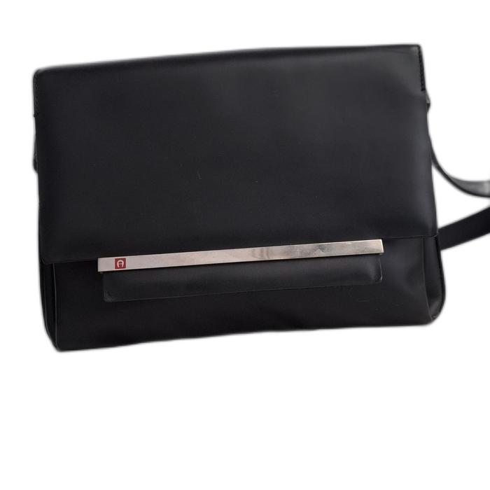 Aigner vintage shoulder bag wanita preloved made in Germany