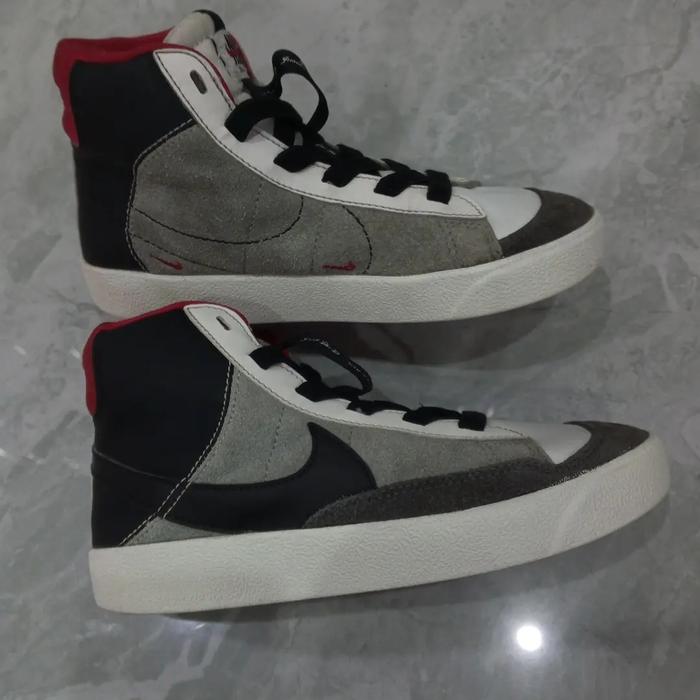 Sepatu Nike Blazer High grey