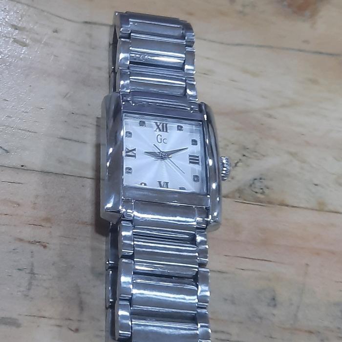 Jam wamita Gc 35500 Swiss movement