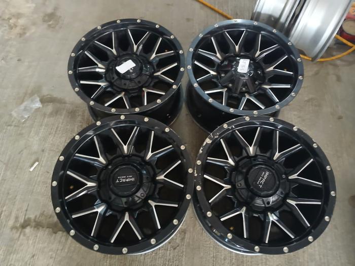 Velg mobil bekas IMPACT OFF ROAD Ring 17 lebar 9 pcd 6x139 et0 pajero fortuner