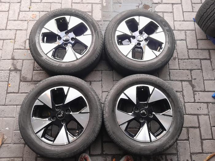 Velg Mobil Bekas Original STD WULING ALVEZ R16X6 4X114 ET34 + BAN GT 205 60 R16