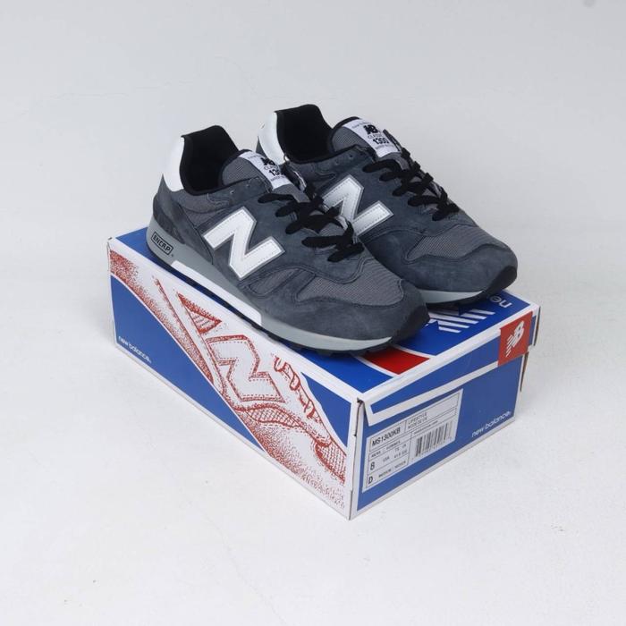 Sepatu NB M1300CLB (Grey)