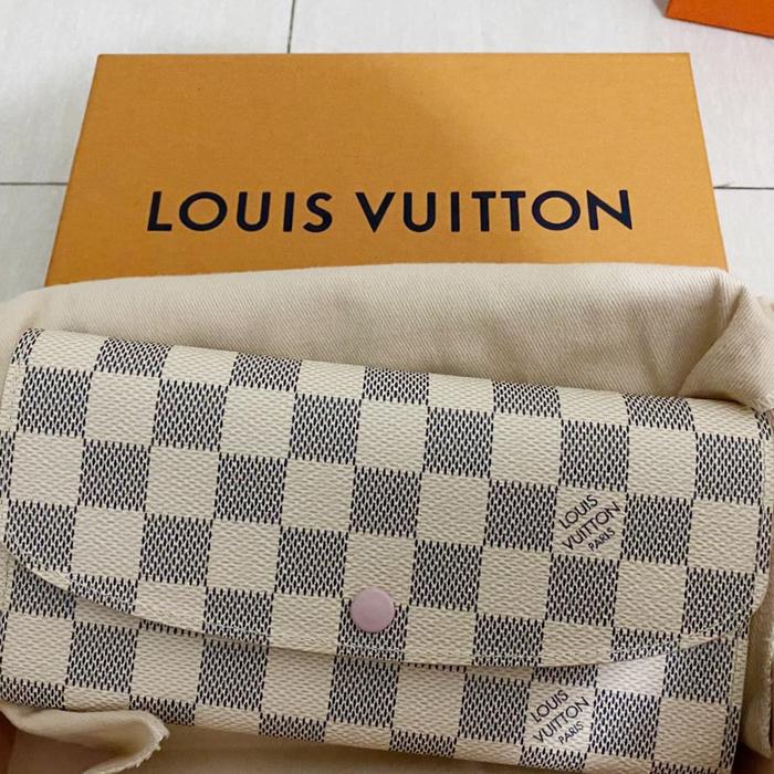 BNIB New LV Louis Vuitton Emilie NM Wallet Milan-Italy