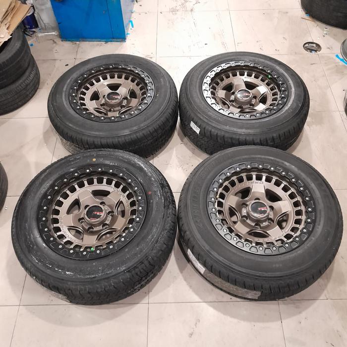 VELG MOBIL SECOND RACING ZEN OFF-ROAD RING 18 LEBAR 9 ET0 PCD 6X139,7 PLUS BAN 265/60 R18