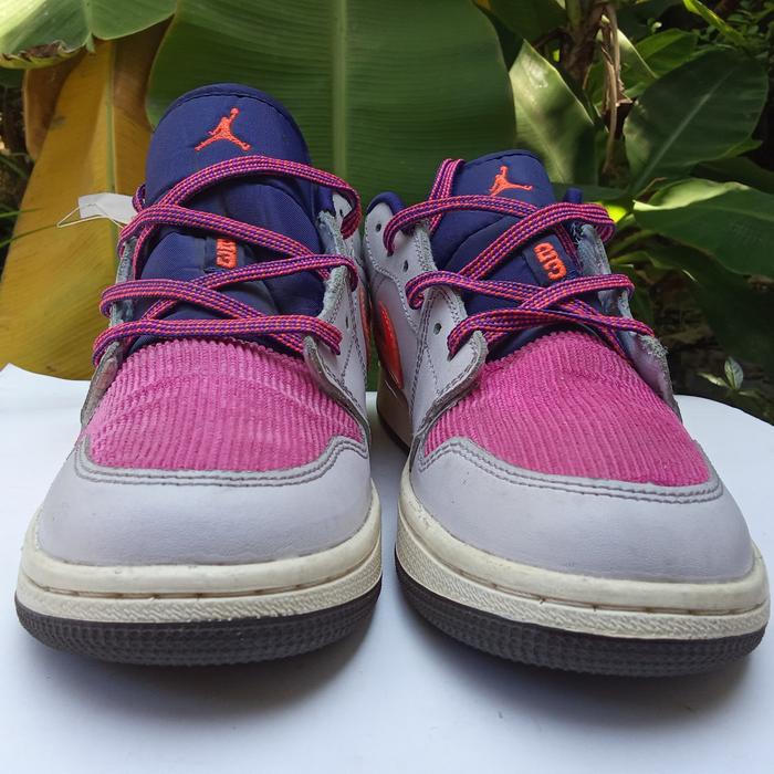 Nike Air Jordan white pink swoosh stabilo orange second 40/ 25 cm preloved bekas