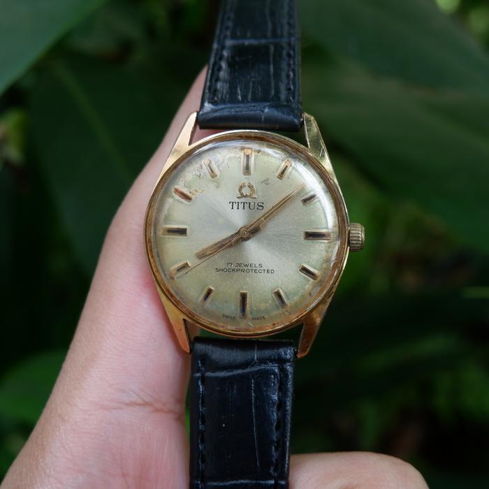 Solvil et Titus 7055 F Hand Winding Swiss Watch