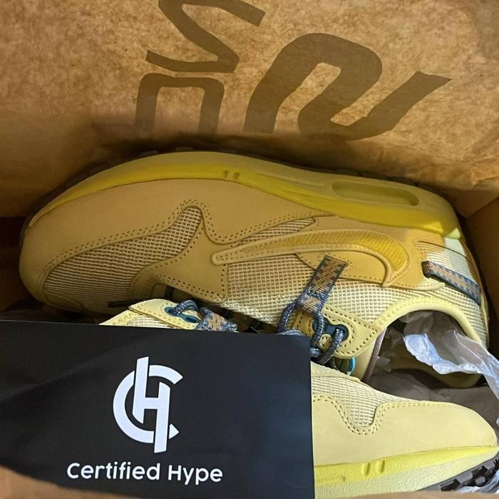 AIRMAX 1 TRAVIS SCOTT SATURN GOLD