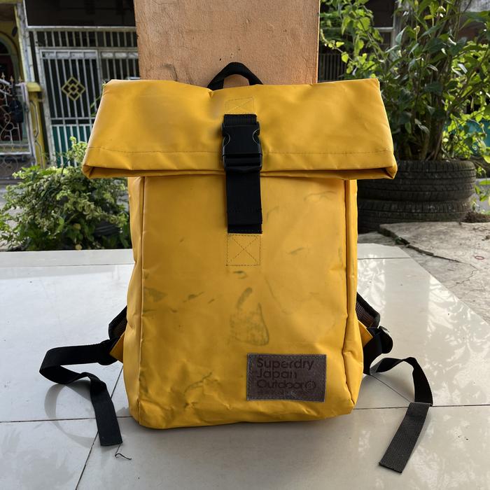 Backpack superdry warna kuning