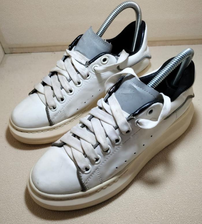 Second Sneaker Wanita  Alexander McQueen Putih Silver Size36