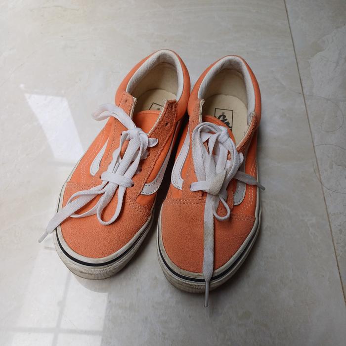 Jual Sepatu Vans Kids Second Warna Orange kondisi 95%. jarang pakai. tanpa dus