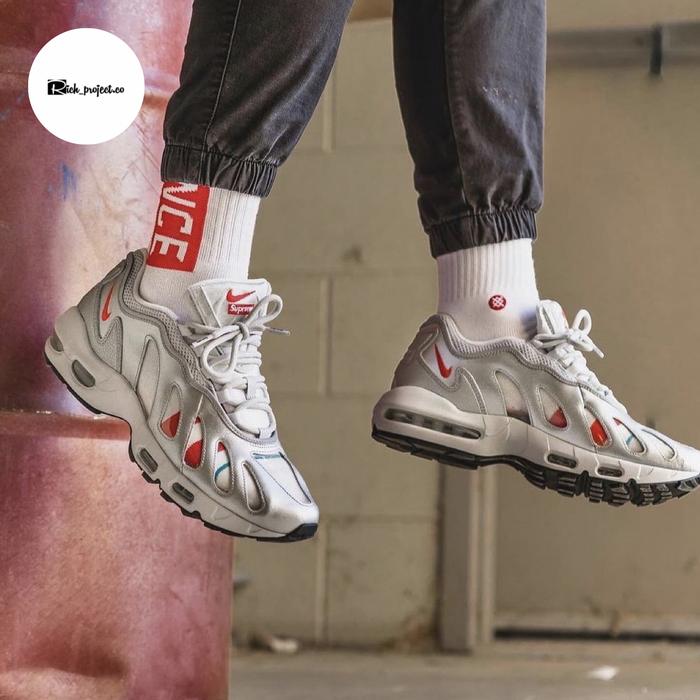SUPREME x Nike Air Max 96 Silver Bullet