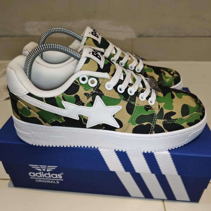 Sepatu sneaker Bape Goose