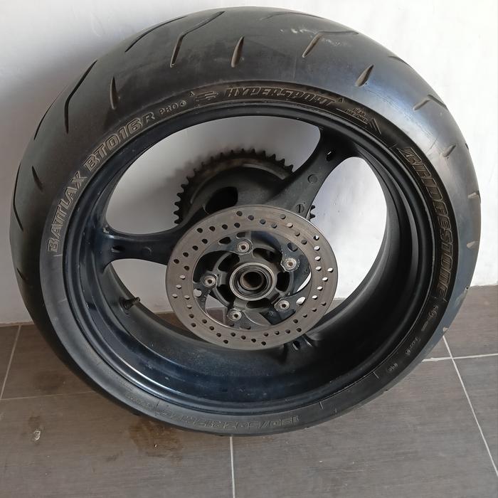 limbah moge velg Suzuki GSX-R 750