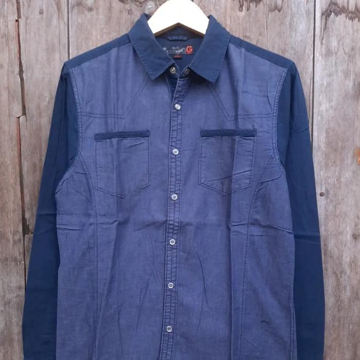 kemeja guess 2 tone size fit M second preloved