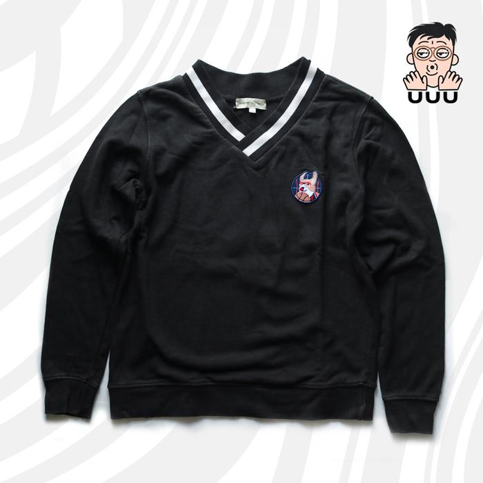 Campaign Beyond Closet V Neck Sweatshirt Crewneck | Size M | #Thrift #Preloved