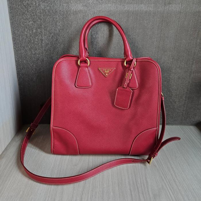 Prada Saffiano Lux Red Bag for Woman Aunthentic Preloved