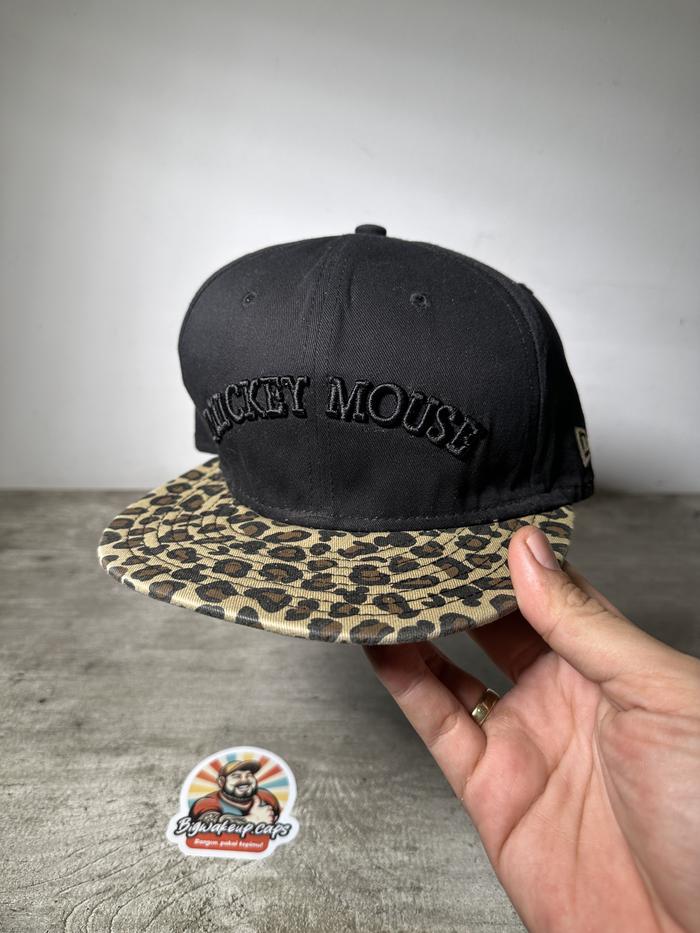 Topi New Era x New Balance 9fifty Medium - Large