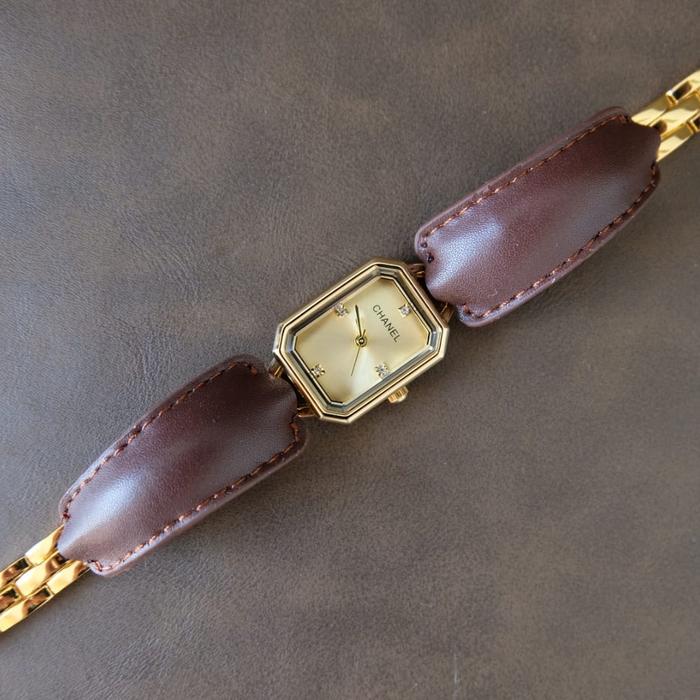 Jam Tangan Wanita Chanel leather INV235