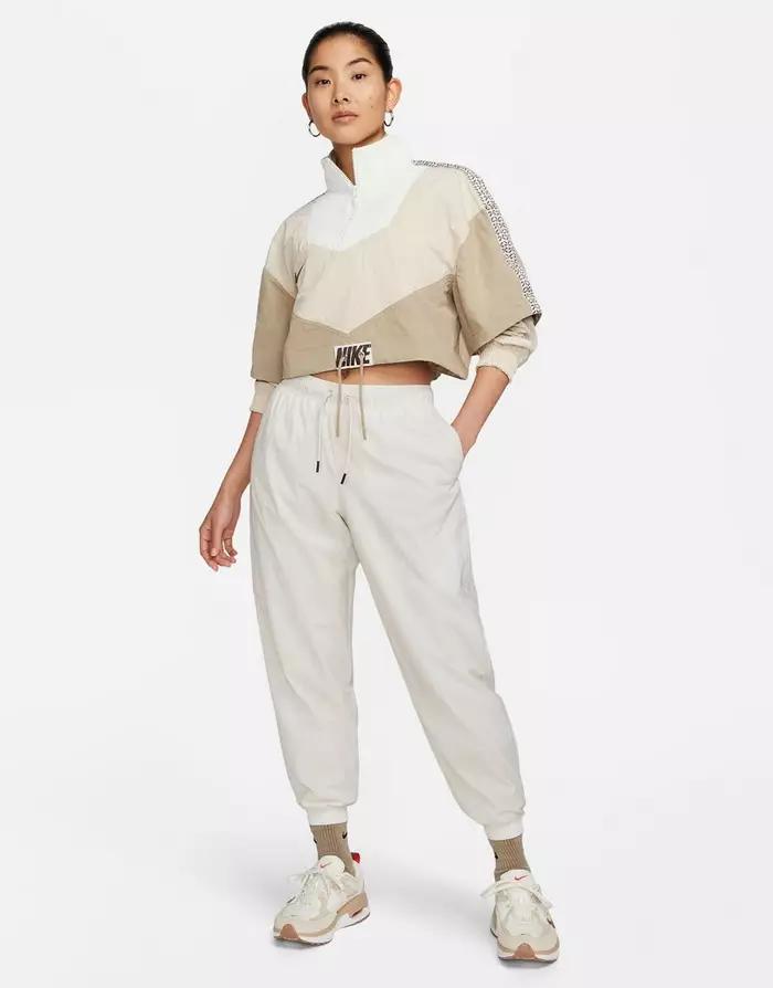 CELANA JOGGER WOMENS AS W NSW ESNTL WVN MR PANT HBR mid rise light orewood