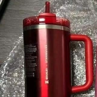 Red Quencher 40 oz Stanley