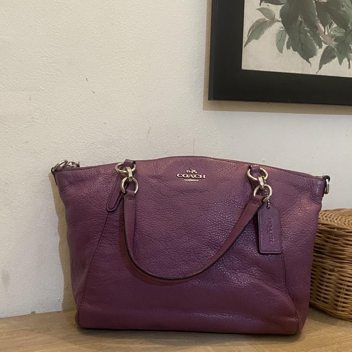 tas pre loved coach kelsey mauve ungu kulit asli