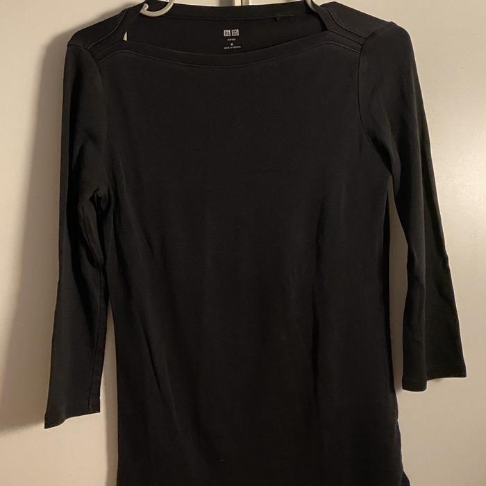 Uniqlo Blouse Warna Hitam