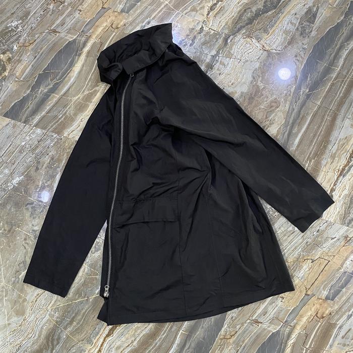 Jaket parasut hitam second