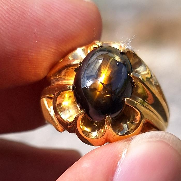 Bangsing golden wulung / natural golden sapphire star