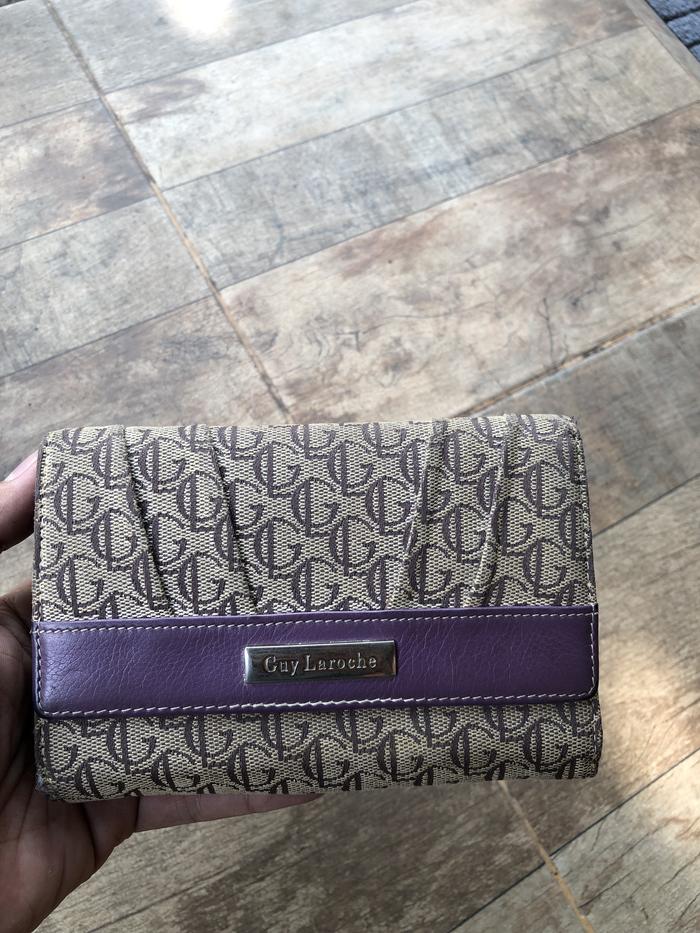 Dompet cewek Guy Laroche Purple