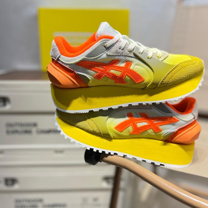 NEW ARRIVAL OnitsukaTiger Original Moage CO Yellow