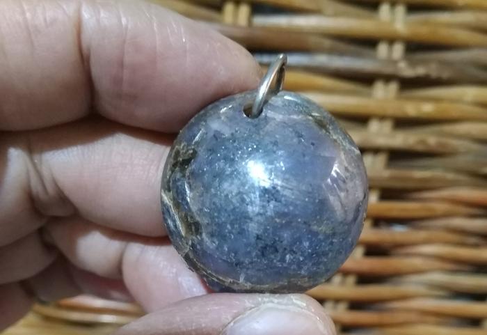 batu Ruby natural - Liontin