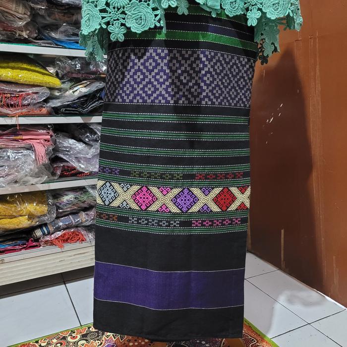 Rok Lilit Panjang Tikar Wanita Bangkok warna Ungu Tua bahan Tenun