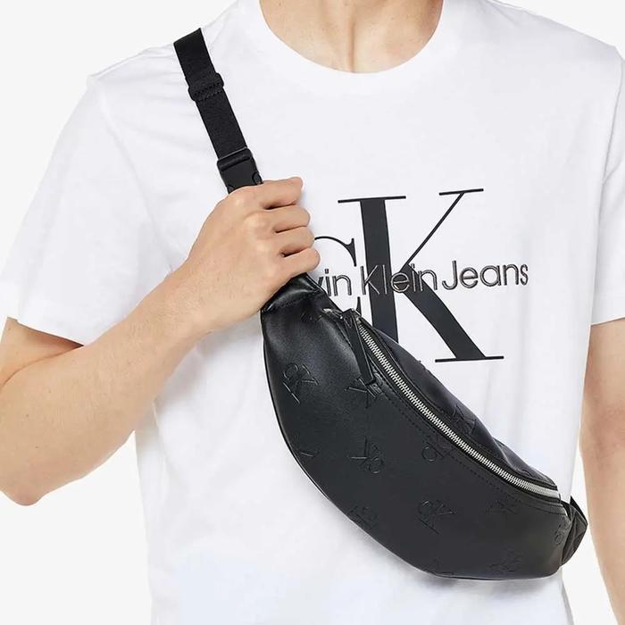 CALVIN KLEIN JEANS ACCESORIES ORIGINAL CKJ MONOGRAM SOFT SLING BAG PRIA - BLACK
