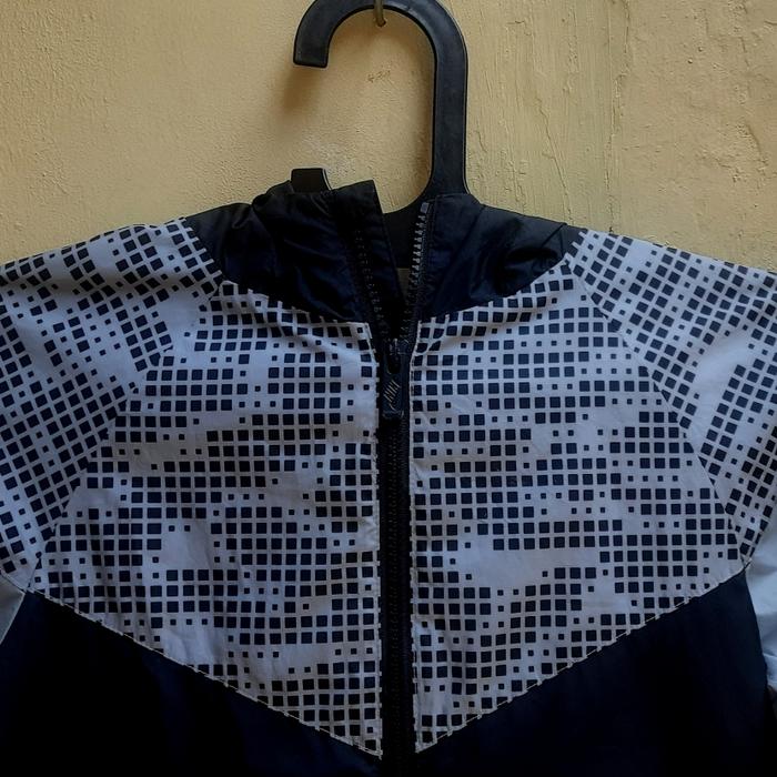 ANAK NIKE Jacket Size S  100% Original