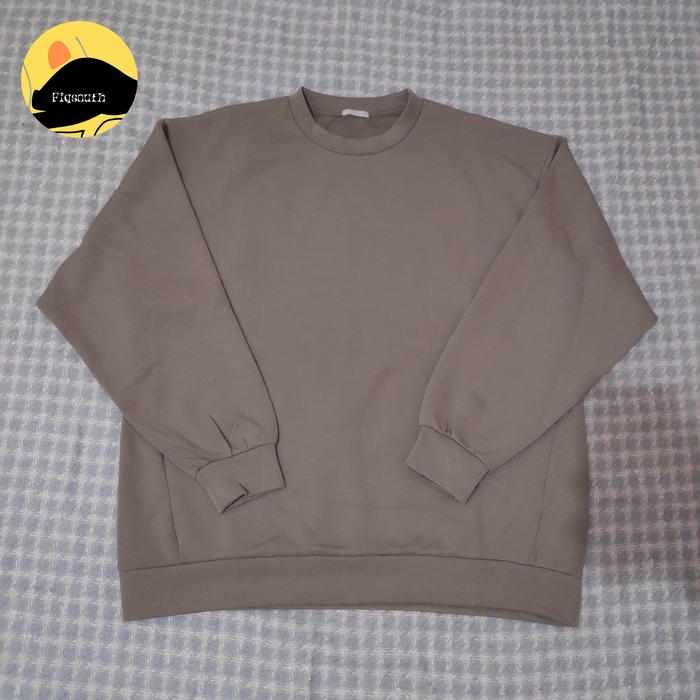 crewneck GU by Uniqlo XL (likenew)