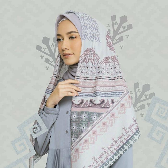 Pre Loved Ruwa Scarf Heaven Light