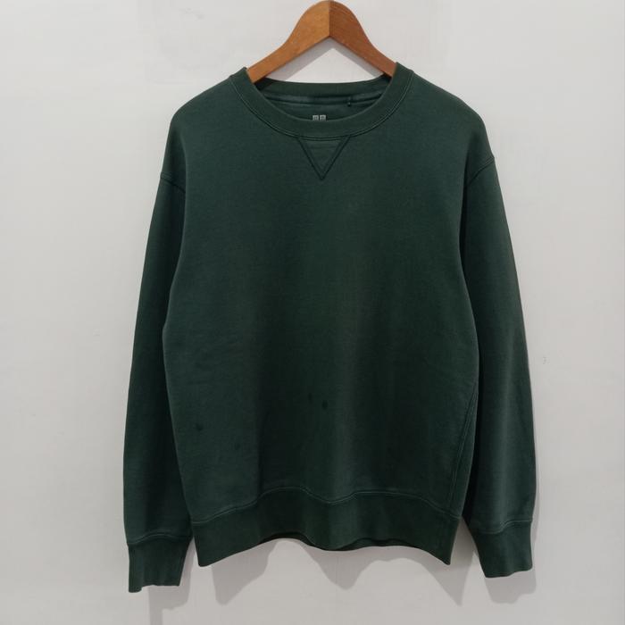 crewneck sweater Uniqlo hijau botol